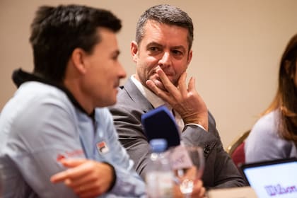 Guillermo Coria en el anuncio del equipo olímpico de París 2024, acompañado por Agustín Calleri, presidente de la AAT