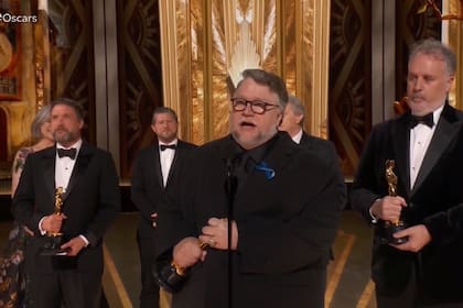 Guillermo Del Toro agradece su Oscar a mejor película animada