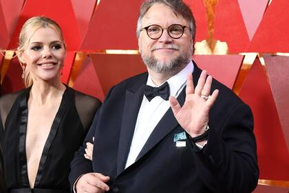 Guillermo del Toro y su nueva mujer, el domingo pasado en la alfombra roja de los Oscar