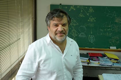 Guillermo Durán, matemático de la UBA, programa el fútbol chileno