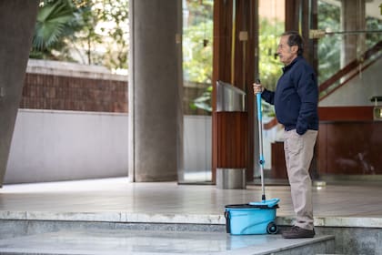 Guillermo Francella da vida a Eliseo en "El encargado"