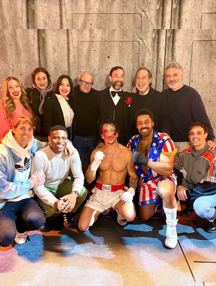 Guillermo Francella junto a Nico Vázquez y el elenco de Rocky