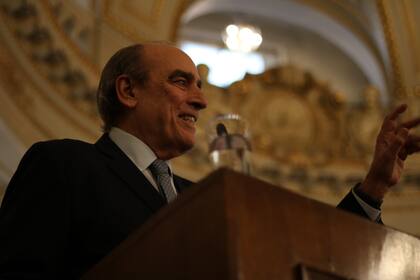 Guillermo Francos cerró el primer encuentro del Congreso en la legislatura porteña.