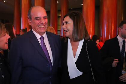 Guillermo Francos, jefe de Gabinete de la Nación, y Liliana Parodi, del consejo de gestión estratégica de Conciencia