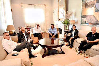 Guillermo Francos, junto a gobernadores del norte del país, en Salta