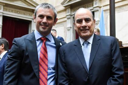 Guillermo Francos presenta su informe de gestión ante la Cámara de Diputados en el Congreso de la Nación. Junto a Martín Menem en el recito