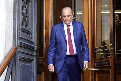 Guillermo Francos reunión con senadores dialoguistas.