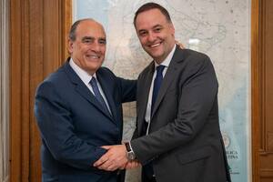 En el Gobierno siguen los cuestionamientos a Francos y buscan relanzar la gestión