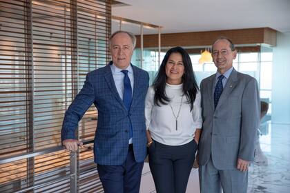 Guillermo Nielsen (YPF), Nidia Álvarez Crogh (Equinor) y Sean Rooney (Shell)