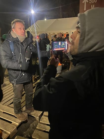 Guillermo Panizza cubriendo la guerra de Ucrania, cuando el conflicto bélico comenzaba a cobrarse víctimas