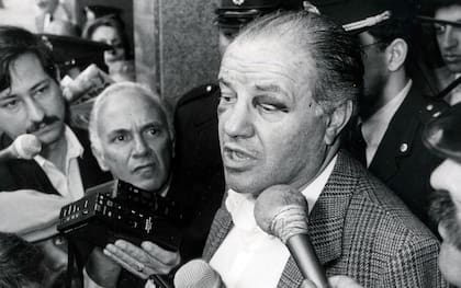 Guillermo Patricio Kelly habla ante la prensa tras su secuestro el 24 de agosto de 1983