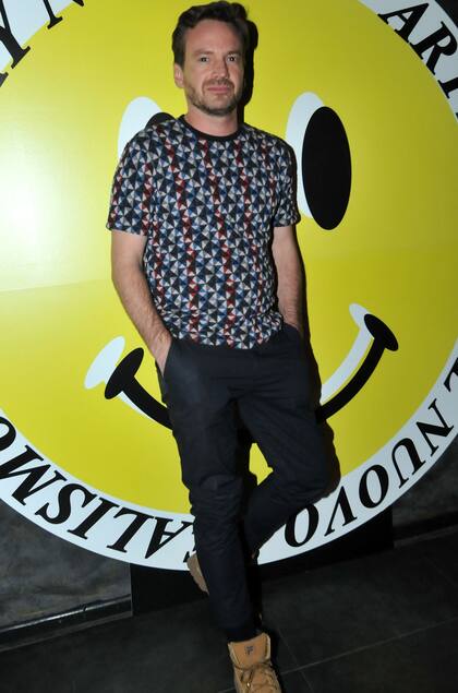 Guillermo Pfenning dijo presente en la fiesta de AYND en Afrika, que se hizo en el marco de ArteBA