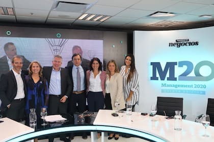 Guillermo Rivaben, CEO de LA NACION; Susana Balbo, Presidenta del w20 y dueña de Bodegas Susana Balbo; Sergio Kauffman, Presidente de Accenture; José del Río, Secretario General de redacción de LA NACION; Carola Fratini, CEO de América latina de QBE Seguros; Rosario Altgelt, Gerente General de Latam