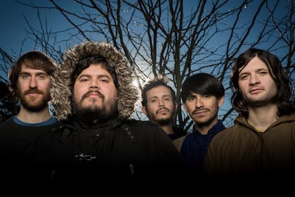 En el blog Ya No Nos Callamos Más publicaron un alerta que acusa al baterista de El Mató, Guillermo Ruiz Díaz (el tercero desde la izquierda), de