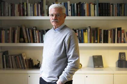 Guillermo Schavelzon presentará su libro a las 20.30 en la Feria