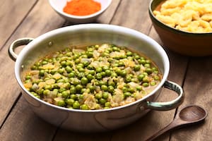 Guiso de arvejas y lentejas con vegetales.