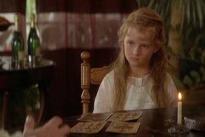 Gummer debutó como actriz en La casa de los espíritus (The House of the Spirits), donde intrpretó a la versión infantil del personaje de su madre