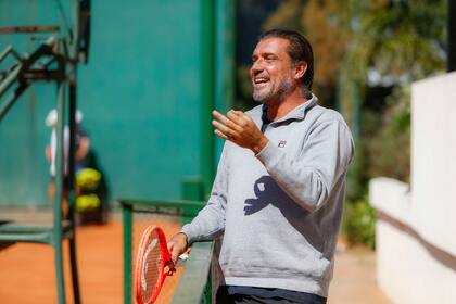 Gumy y un rato de distensión en la academia de Saavedra que dirige junto a Lombardo desde hace nueve años