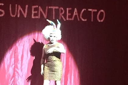 Gustavo Liza en el programa doble de Copi, la producción del Teatro Cervantes