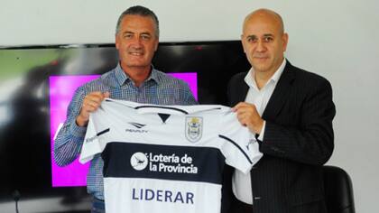 Gustavo Alfaro puso su renuncia a disposición