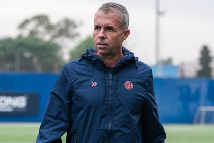 Gustavo Álvarez debutó con un triunfo en San Lorenzo y fue sobre Estudiantes de La Plata en el Torneo Apertura