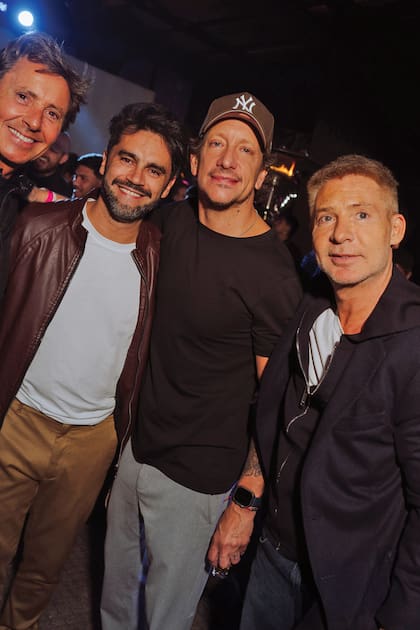 Gustavo Bermúdez, Gonzalo Heredia, Nico Vázquez y Adrián Suar dijeron presente en la fiesta organizada por Jecan, la agencia dirigida por Nico Reydel.