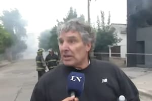 Desesperado, transmitió en vivo el incendio de su ferretería para pedir ayuda, pero lo perdió todo: “No quedó nada”