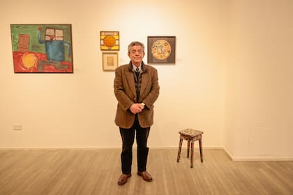 Gustavo Bruzzone con obras de Benito Laren, Sergio Avello, Marcelo Pombo y Carlos Subosky