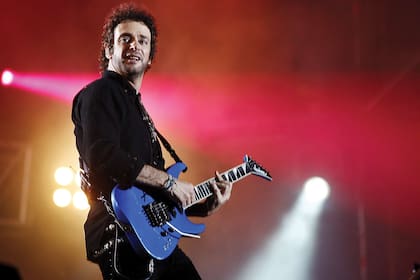 Único: Gustavo Cerati en 2007, puro carisma sobre el escenario de River, en la gira Me verás volver