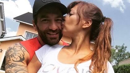 Gustavo Conti y Ximena Capristo, felices con el nacimiento de su primer hijo