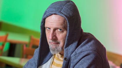 Gustavo Cordera, en el centro de la escena