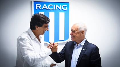 Gustavo Costas, nuevo DT de Racing, con Víctor Blanco, presidente de la Academia