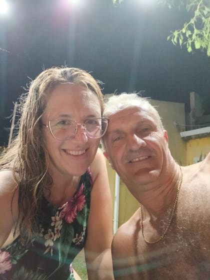 Gustavo es del sur de Córdoba, Priscila de Santa Fe, sin embargo no tenían ningún medio de transporte directo que los conectara
