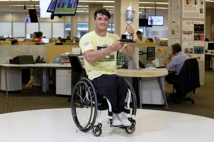 El Lobito Fernández, en la redacción de La Nación, después de ganar el Abierto de Australia