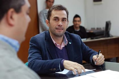 Gustavo Iril, el concejal que presentó un protocolo para comer asados con amigos
