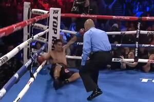 El impresionante KO que sufrió el argentino Lemos en Las Vegas: hasta el árbitro se le cayó encima