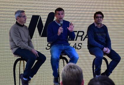 Gustavo Maddoni, especialista de la Cátedra de Cerealicultura de la Fauba; Fernando Ross, de Chacra Barrow, y Fernando Salvagiotti, INTA Oliveros