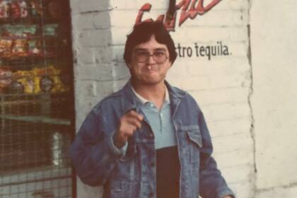 Gustavo Morales en los inicios de los 90, antes de cruzar la frontera hacia los Estados Unidos por primera vez