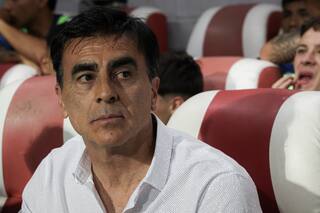 El DT de Vélez, contra todos: las duras críticas a la organización del fútbol argentino y la queja por los arbitrajes