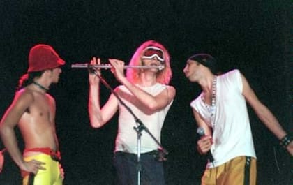Gustavo Ridilenir tocó junto a Illya Kuryaki and the Valderramas desde Chaco (1995) hasta al disolución del dúo