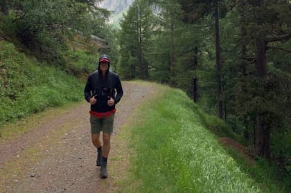 Gustavo sale todos los días a disfrutar de los bosques que rodean su hogar.