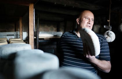 Gustavo Schiavi. Sus quesos son únicos e irrepetibles.