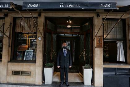 Gustavo Tiocrito, el encargado de Edelweiss hace 28 años