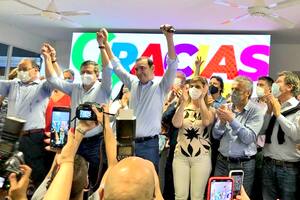 Alberto Fernández felicitó al gobernador Gustavo Valdés por su reelección