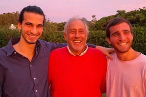 Gustavo Yankelevich junto a sus dos nietos mayores, Franco y Valentín (Foto: Instagram @gustavoyankelevichok)