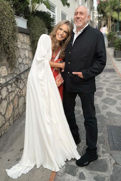 Gustavo Yankelevich sorprendió a su gran amor con uno de los regalos favoritos de la bella italiana: un vestido de Valentino. "Es fabuloso", dijo Rossella.