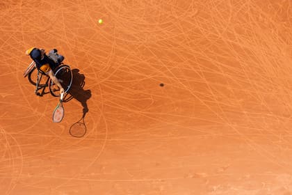 Gusti Fernández compitiendo en Roland Garros a tan sólo dos meses de haber padecido un severo problema de salud