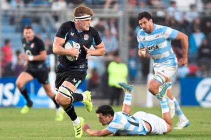 Guy Pepper se escapa tras superar a Santiago Carreras