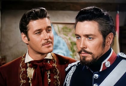 Guy Williams y Britt Lomond en una escena de El Zorro