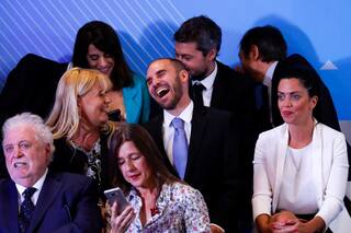 El desafío veraniego de Fernández: desactivar la bomba de la deuda